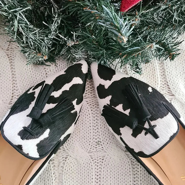 GIULIA | Mocasines refinados de punta con elegantes borlas decorativas