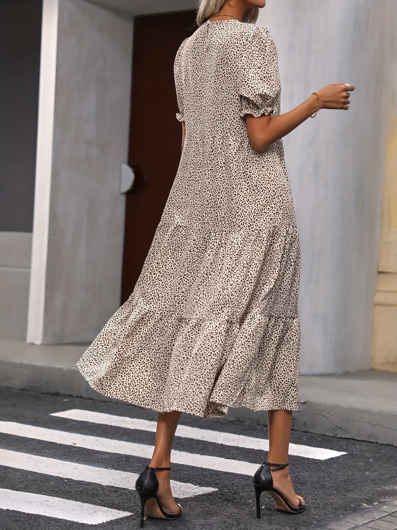 Harriet | Vestido Casual de Cuello Redondo con Detalle de Volante