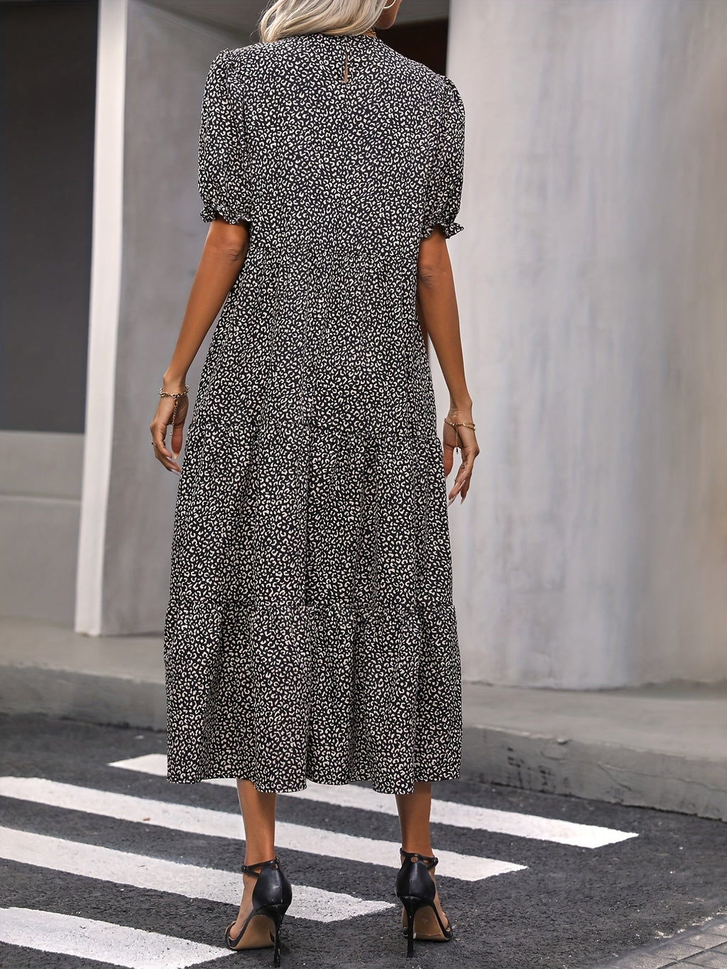 Harriet | Vestido Casual de Cuello Redondo con Detalle de Volante