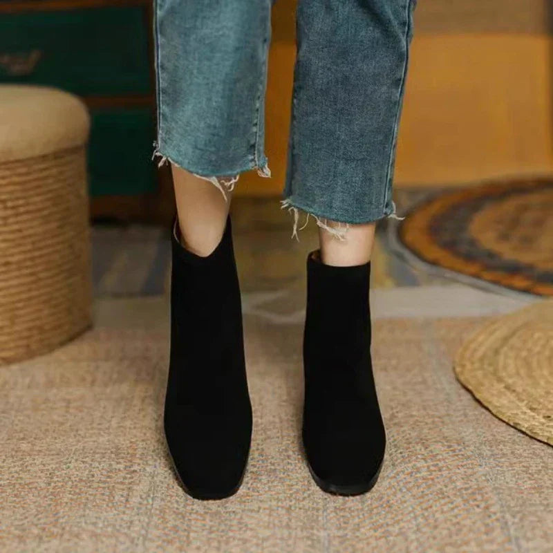 BOTAS EN PIEL TEXTURIZADA (GELÉ)