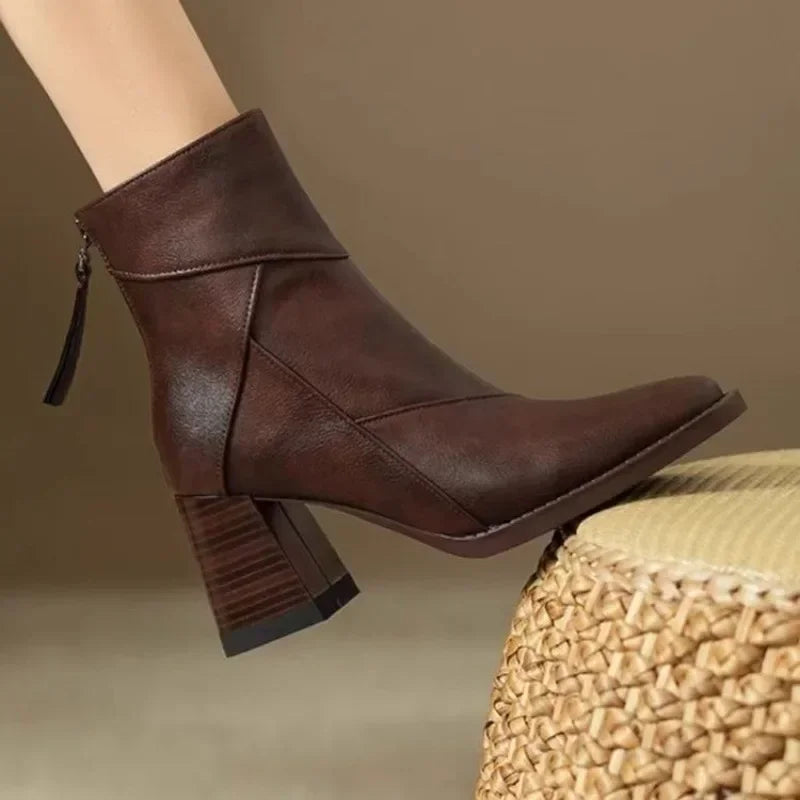 BOTAS CHELSEA DE INSPIRACIÓN GÓTICA