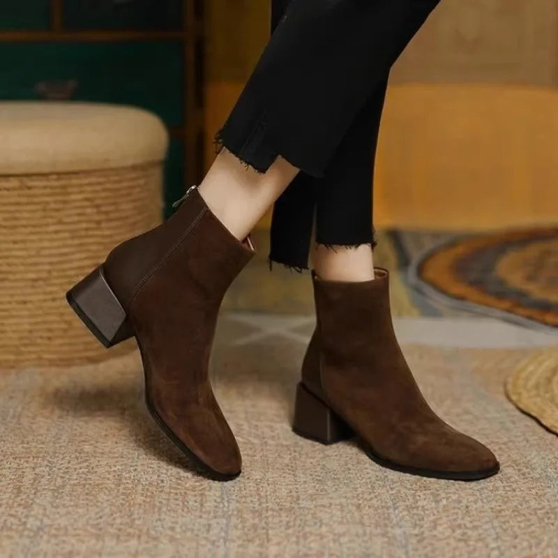 BOTAS EN PIEL TEXTURIZADA (GELÉ)