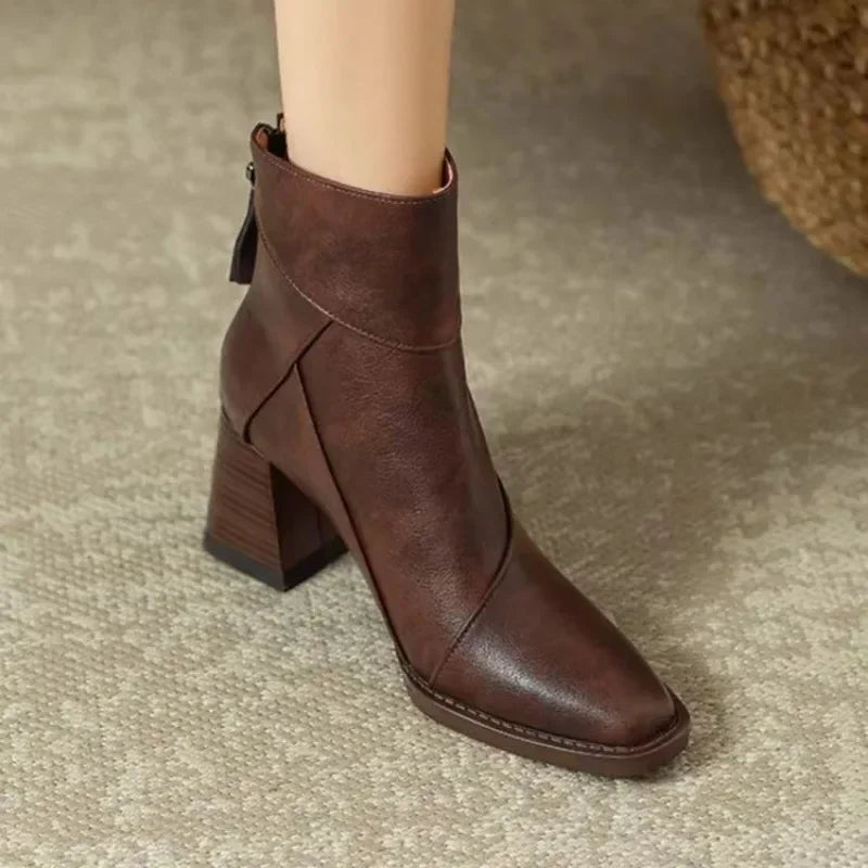 BOTAS CHELSEA DE INSPIRACIÓN GÓTICA