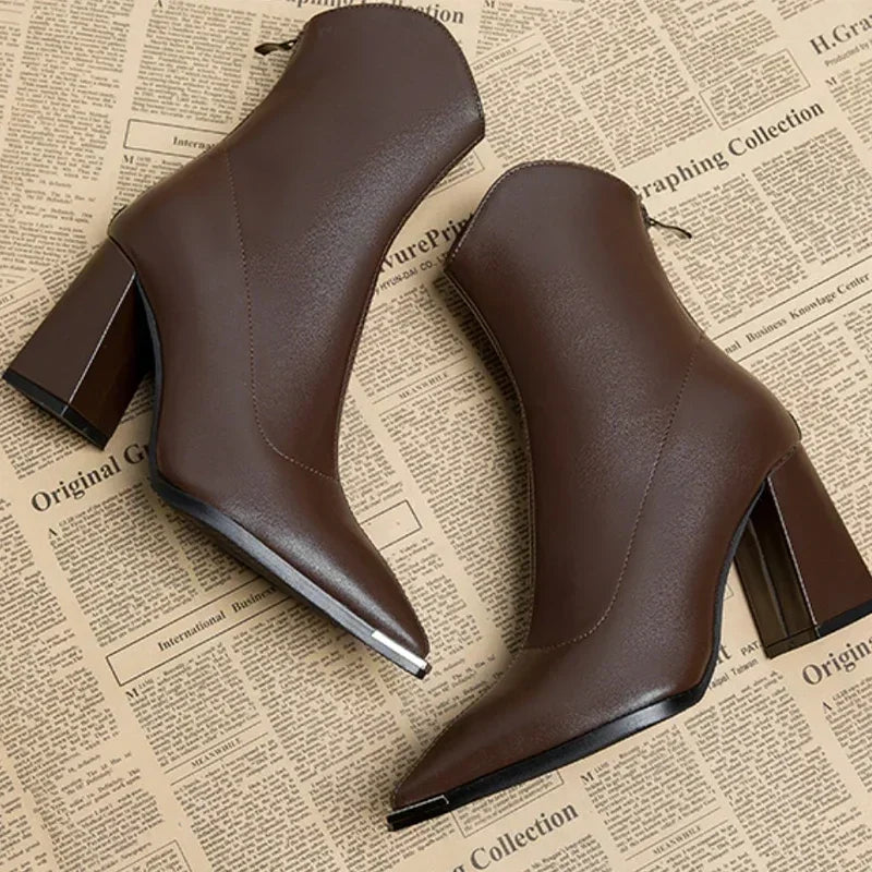 TACONES DE PIEL CON AJUSTE RELAJADO