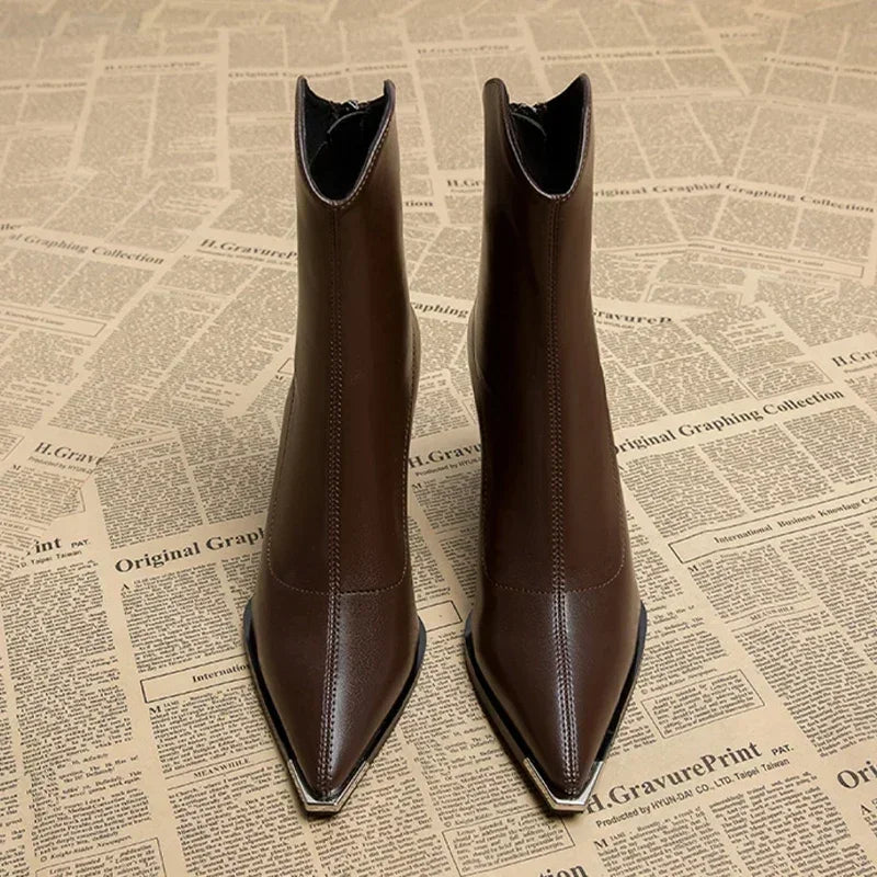 TACONES DE PIEL CON AJUSTE RELAJADO