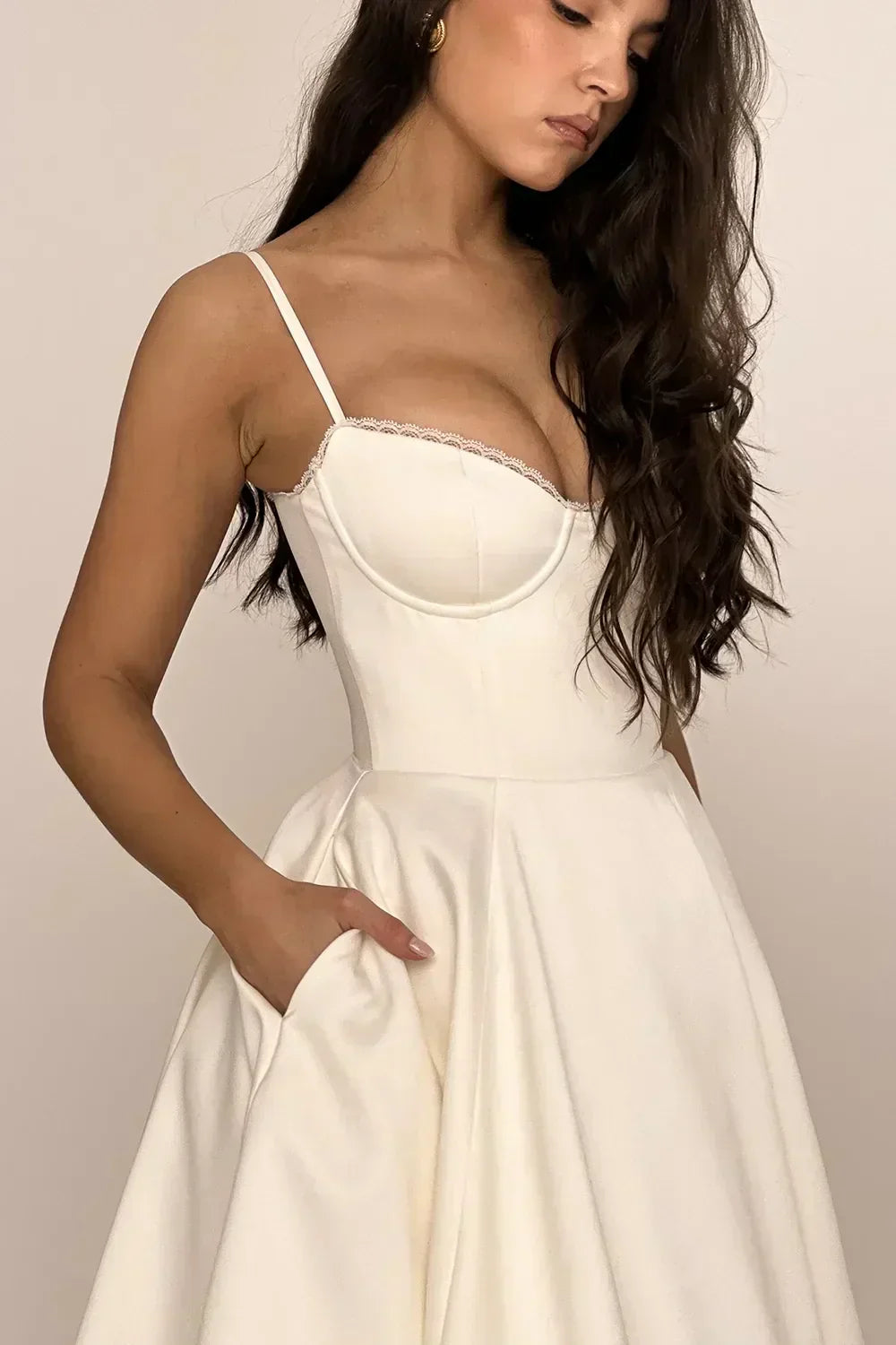 Minerva | Vestido Princesa de Lujo con Tirantes de Espagueti